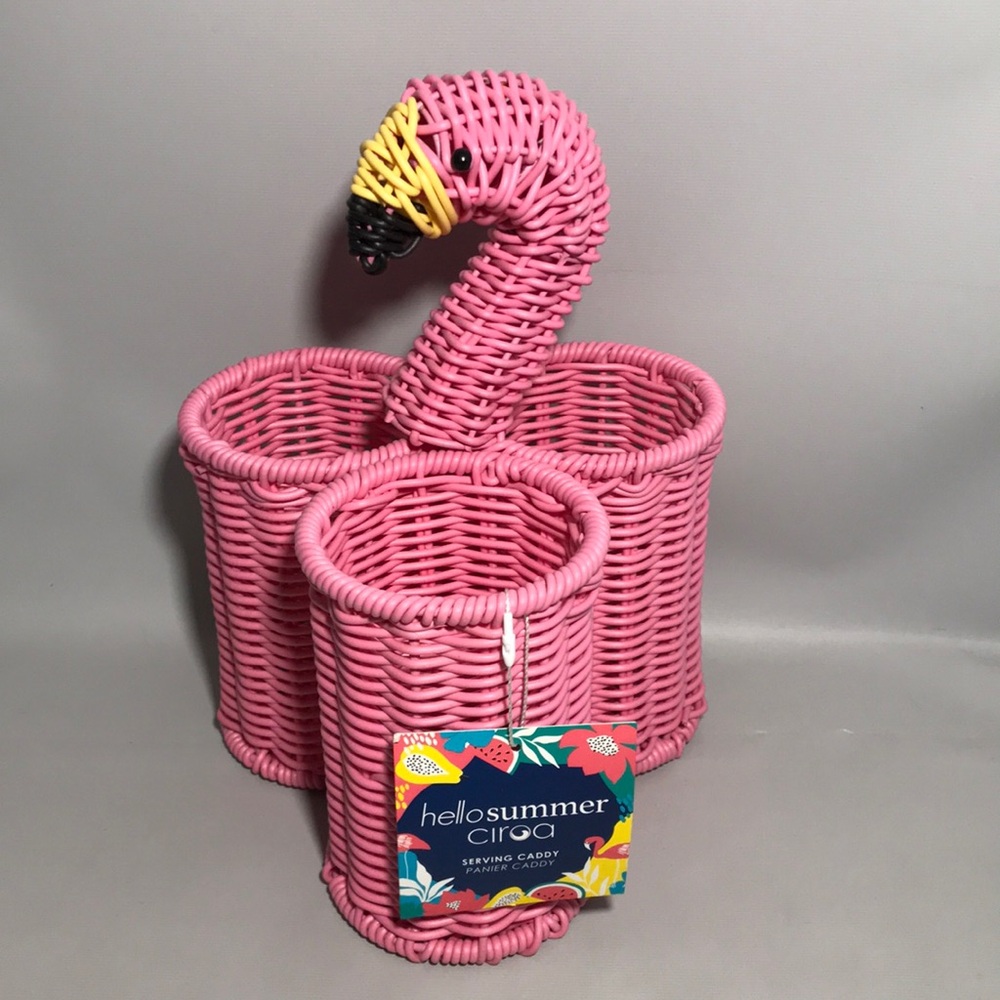 Ciroa NEW w/ Tags Bubble Gum Pink Resin Wicker Flamingo Woven Serving Caddy